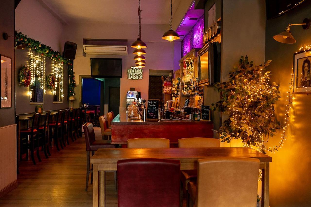 Bru Bar & Hostel Cork Exteriör bild