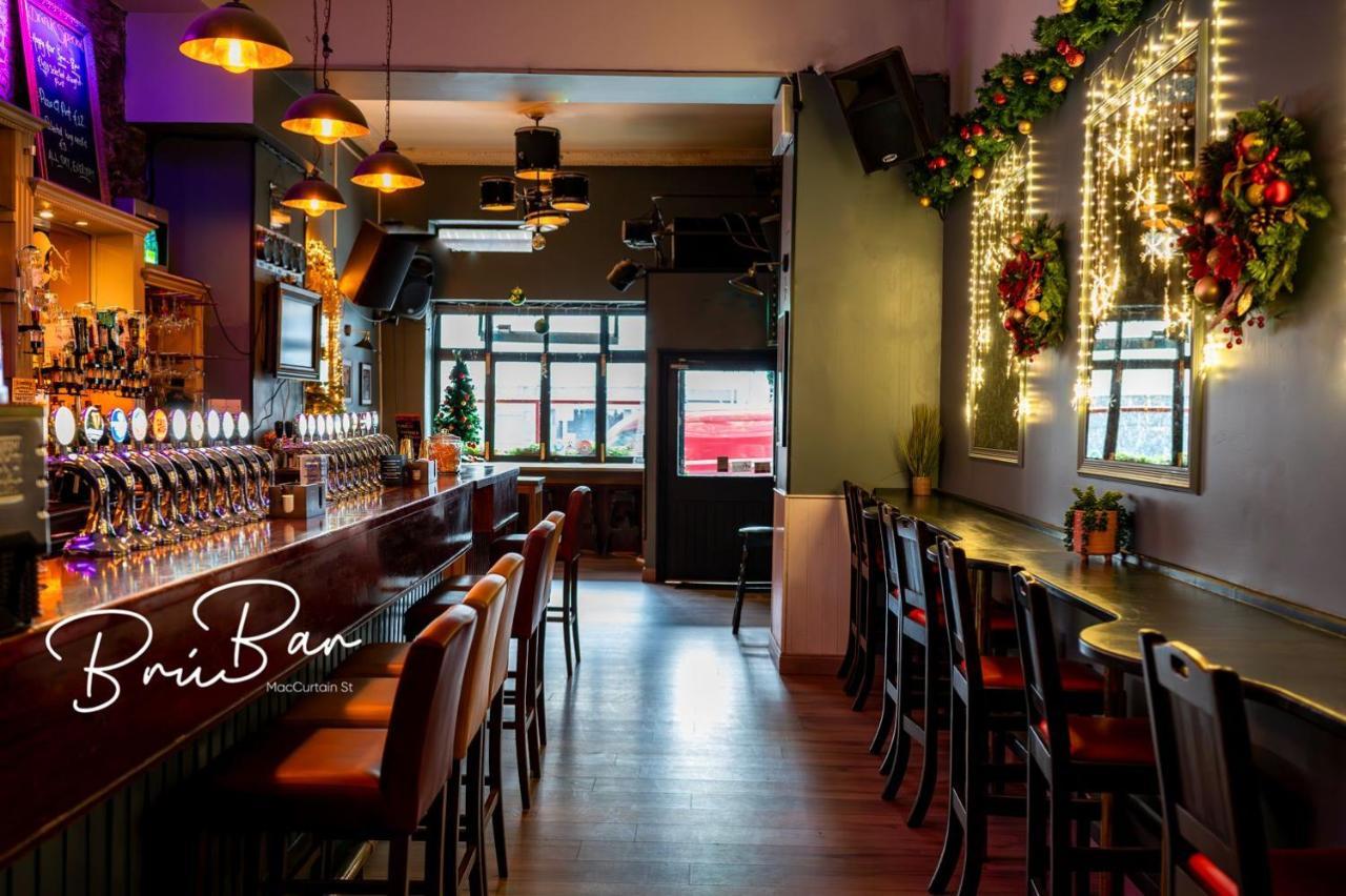 Bru Bar & Hostel Cork Exteriör bild